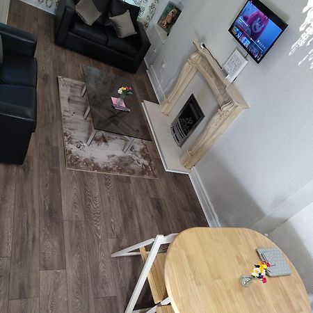 Anstuns Lodge Liverpool Bagian luar foto