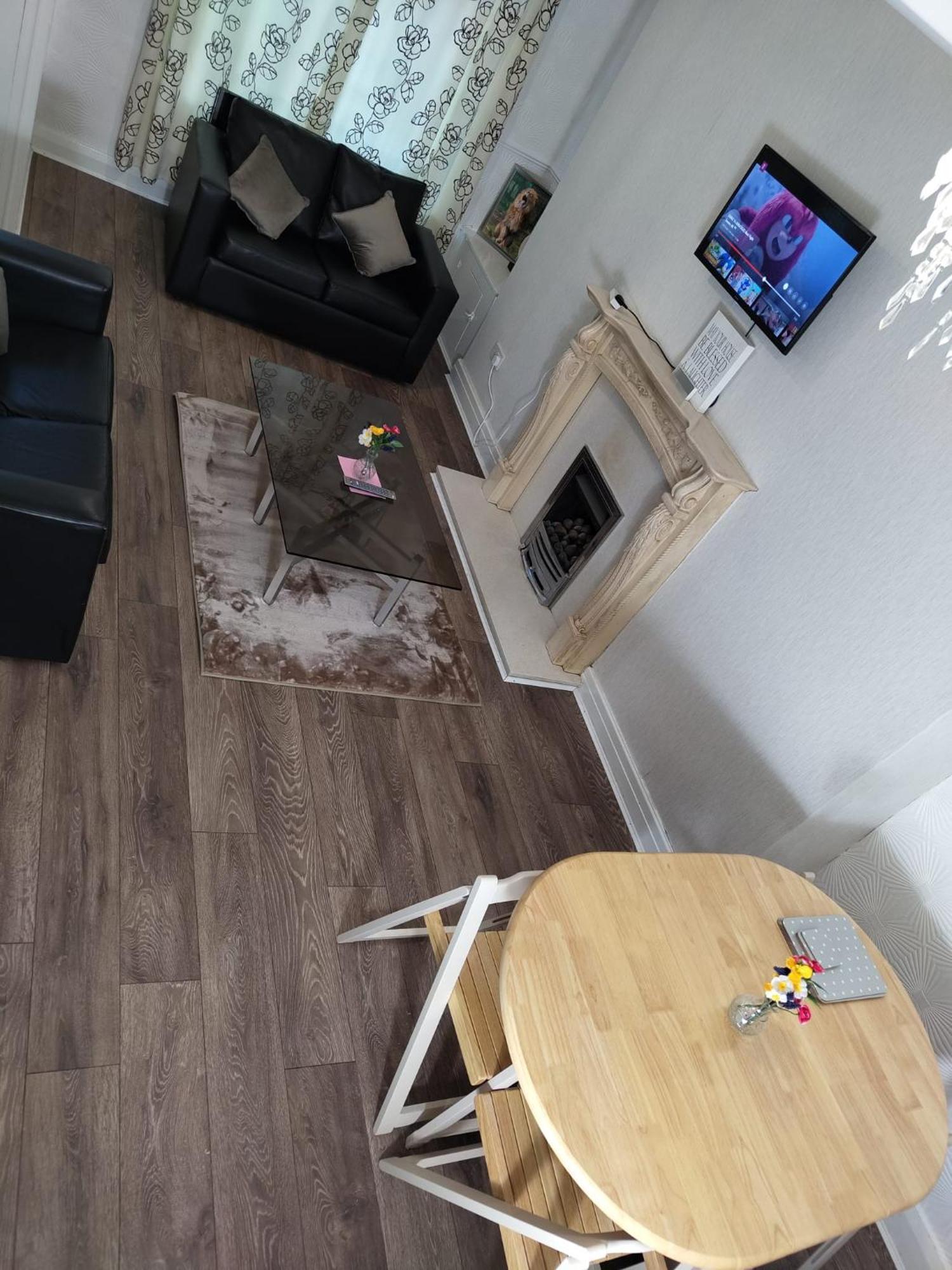 Anstuns Lodge Liverpool Bagian luar foto