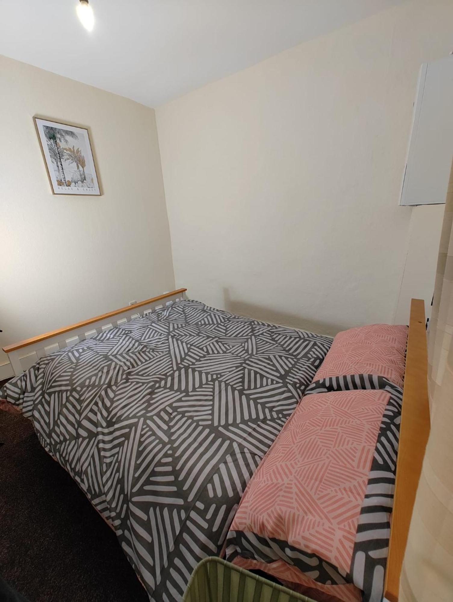 Anstuns Lodge Liverpool Bagian luar foto
